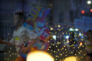 BIB: 452
                            <button type="button" onclick="openModal(21750304)" class="btn btn-primary btn-sm float-right btn-popup" data-toggle="modal" data-target=".modal-high-quality">
                        <i class="fas fa-shopping-cart"></i> Add to Cart
                    </button>
                                            <button type="button" onclick="isThisMe(21750304, true)" class="btn btn-success btn-sm float-right btn-popup btn-isme hidden" data-toggle="tooltip" data-placement="bottom" title="นี่คือรูปของคุณใช่ไหม คลิกที่นี่เพื่อเอาเข้าอัลบั้ม">
                        <i class="fas fa-plus"></i> Add to album
                    </button>
                    <button type="button" onclick="isThisMe(21750304, false)" class="btn btn-warning btn-sm float-right btn-popup btn-isnotme hidden">
                        <i class="fas fa-ban"></i> Remove from album
                    </button>